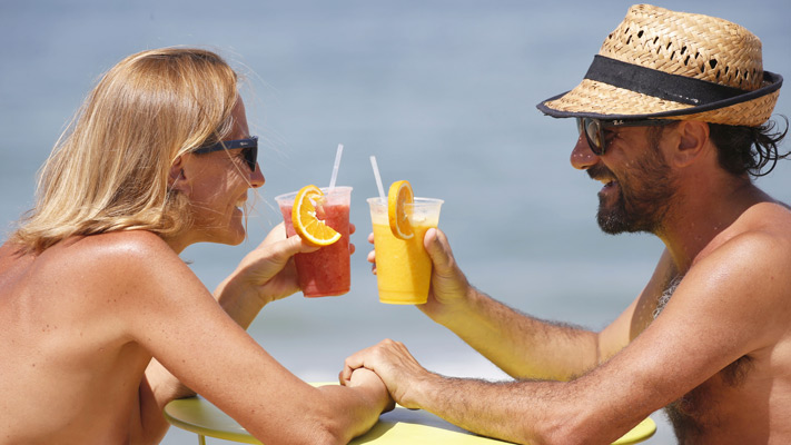 Couple naturiste vacances CHM