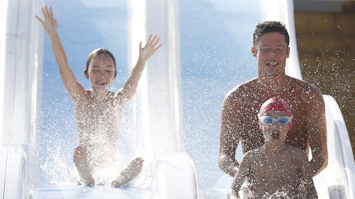 Parc aquatique toboggans famille CHM